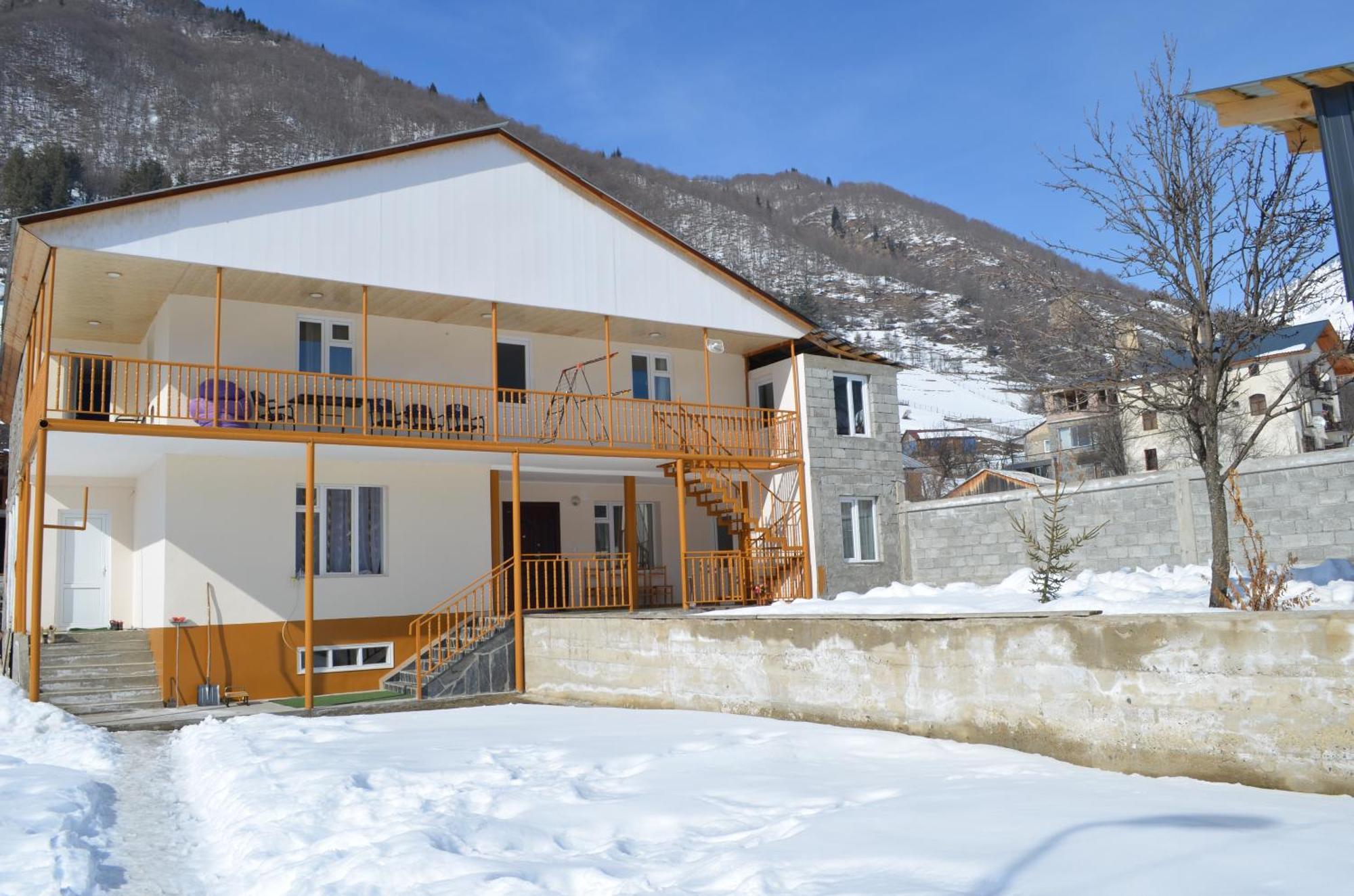 Guesthouse Qarim Μέστια Εξωτερικό φωτογραφία