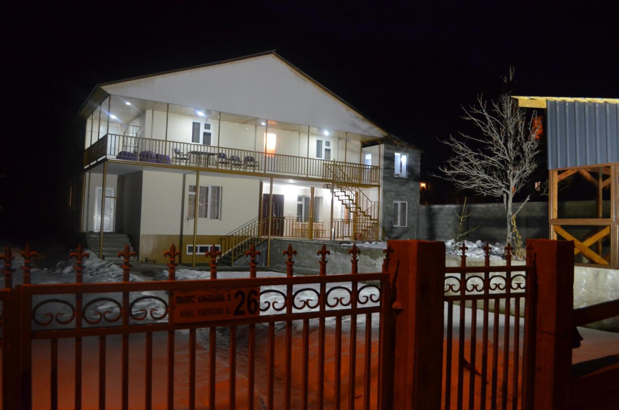 Guesthouse Qarim Μέστια Εξωτερικό φωτογραφία