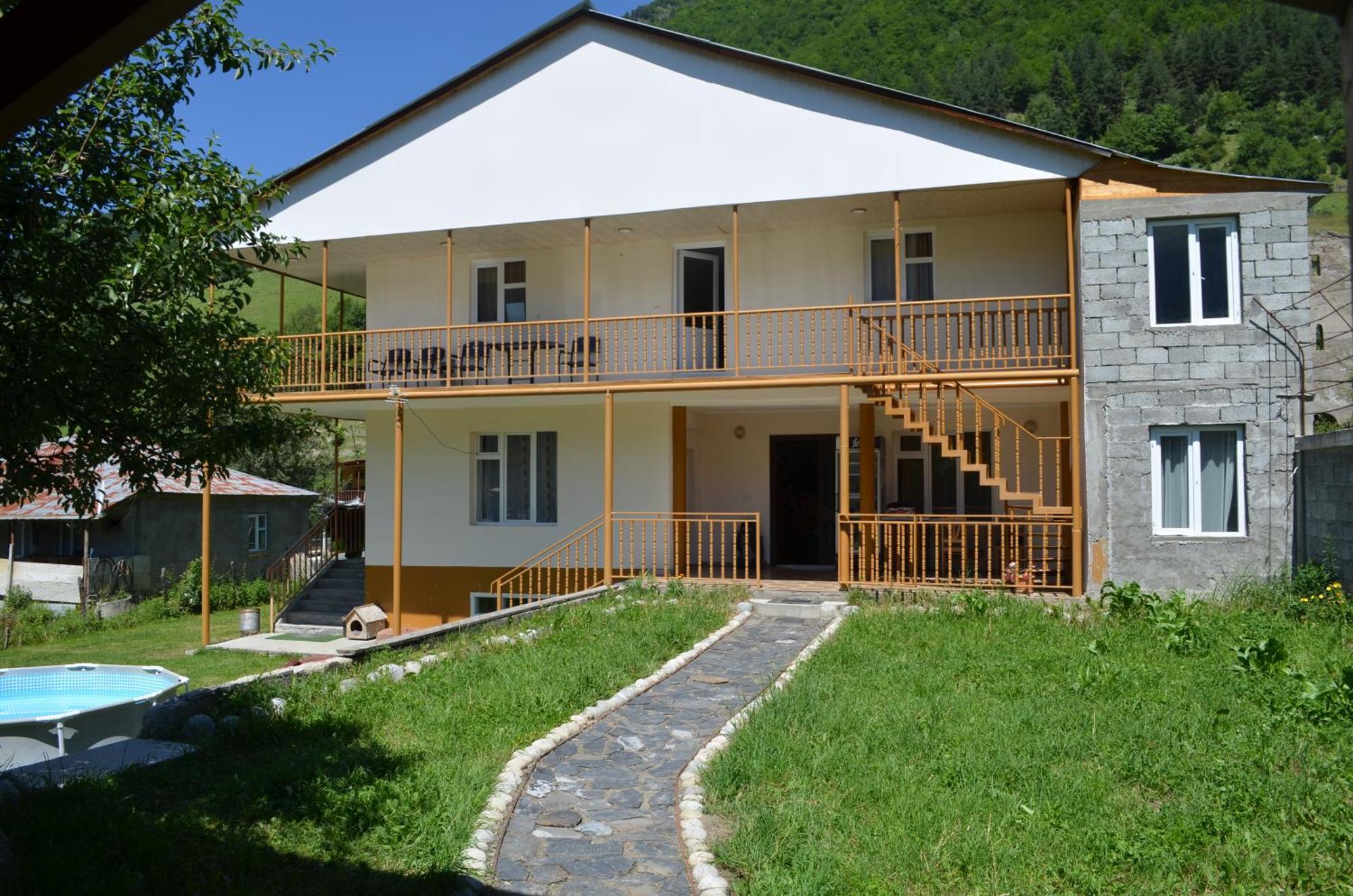 Guesthouse Qarim Μέστια Εξωτερικό φωτογραφία